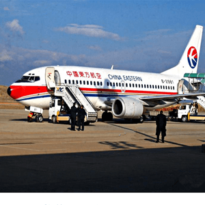 荷花机场货运航空快运业稳步发展的原因是什么？